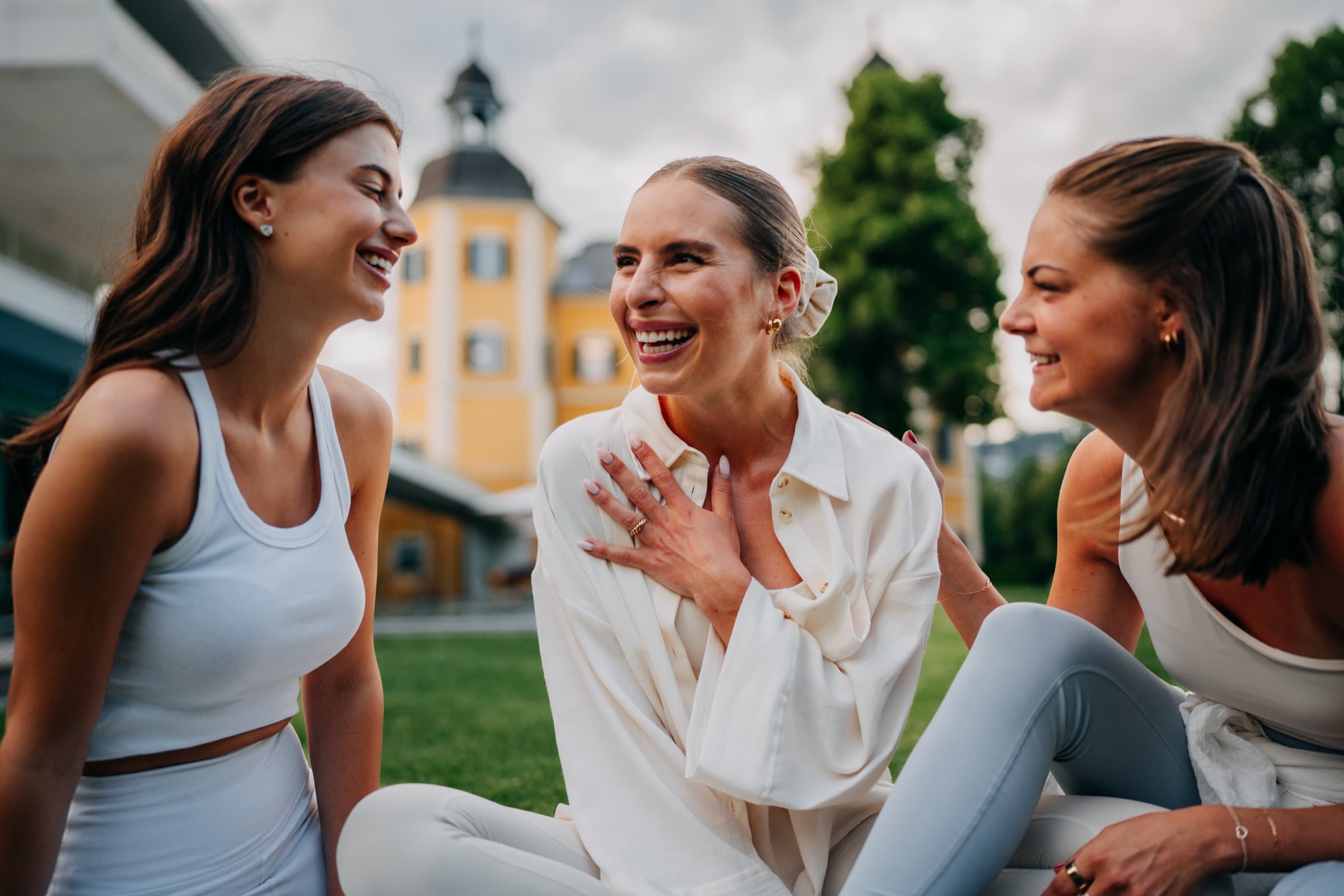 laughing yogis at lake wörthersee